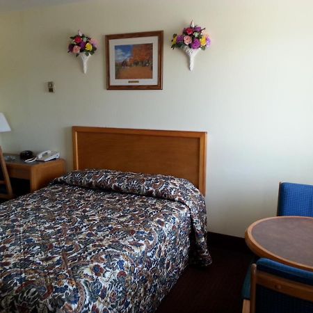 River Mist Inn Sturgeon Falls Екстериор снимка