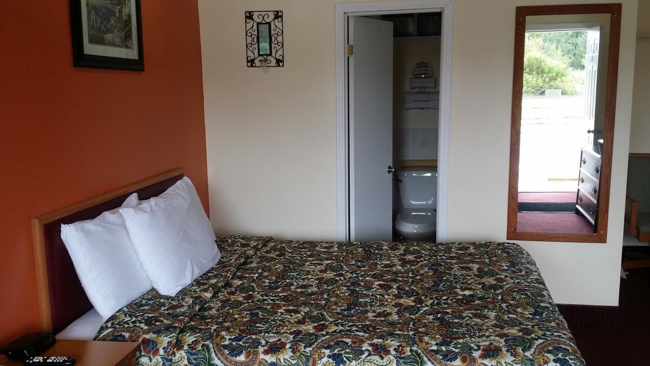 River Mist Inn Sturgeon Falls Екстериор снимка