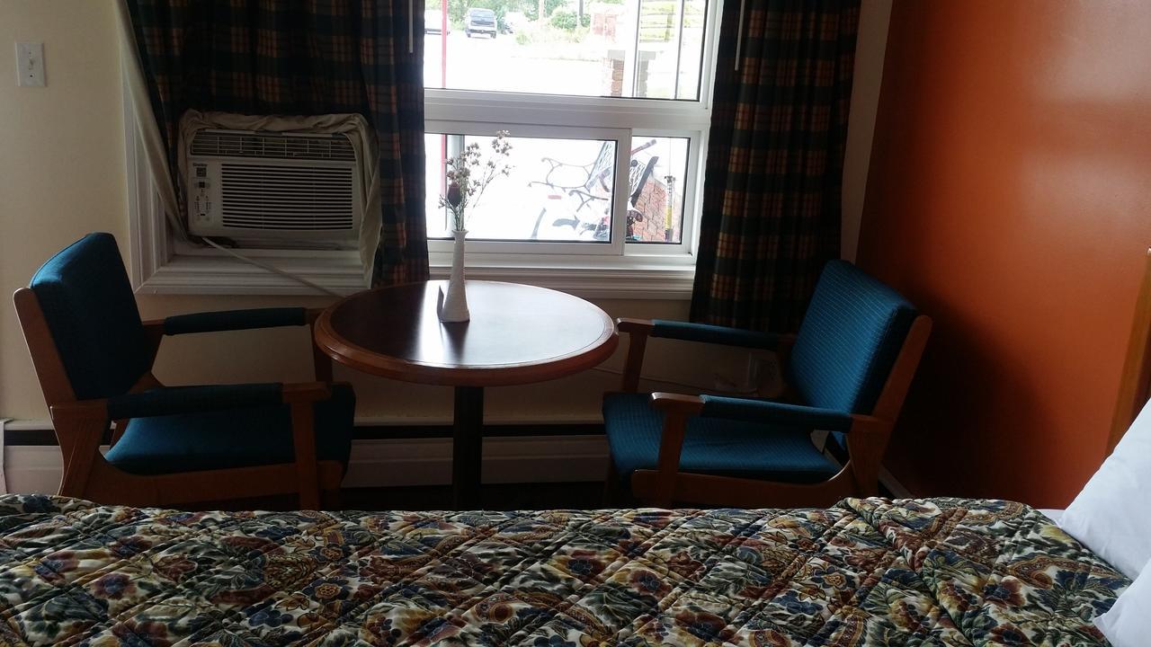 River Mist Inn Sturgeon Falls Екстериор снимка