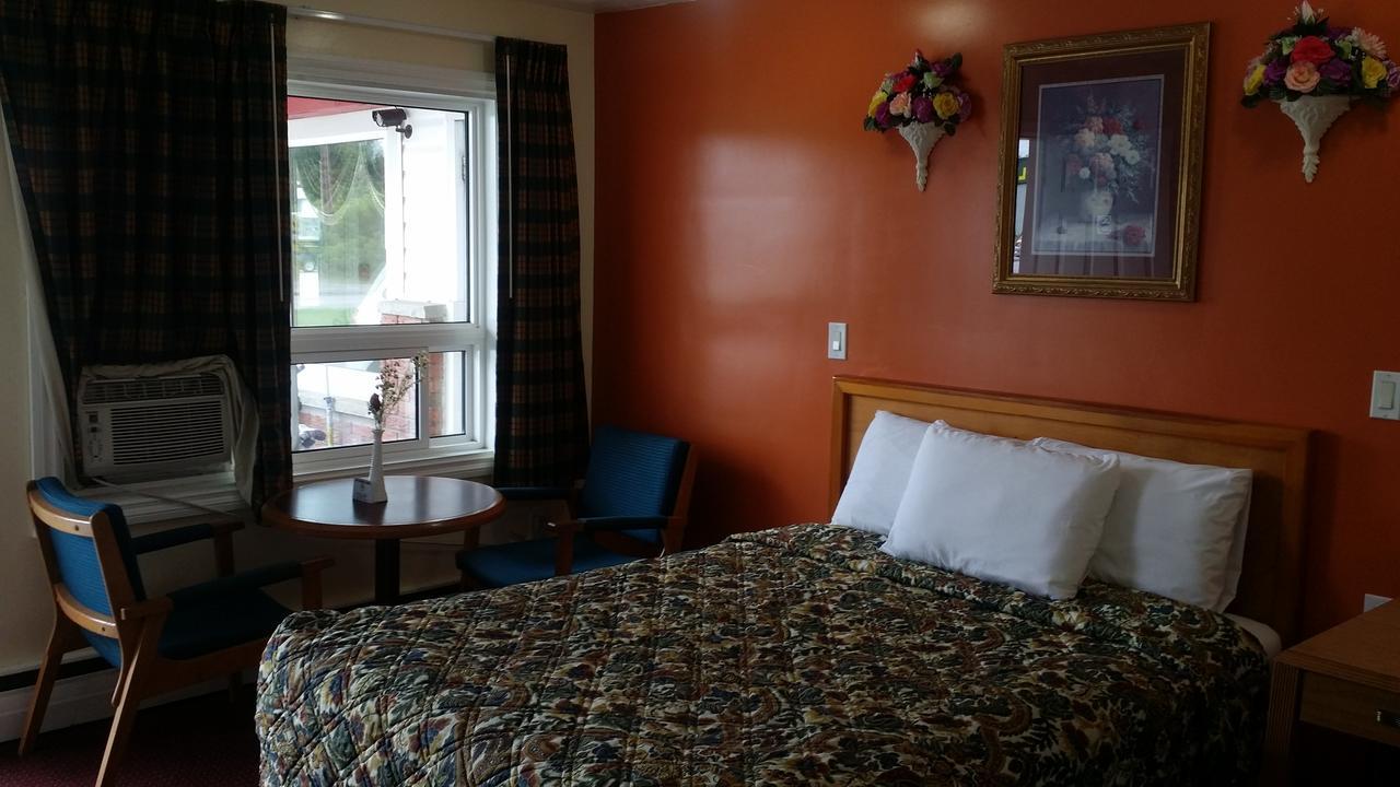 River Mist Inn Sturgeon Falls Екстериор снимка